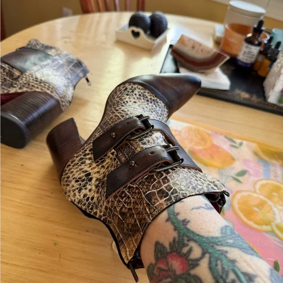 Freebird by Steven CUSTOM JOEY Brown & Cream Snake-Print Buckle Ankle Boots - Picture 7 of 8